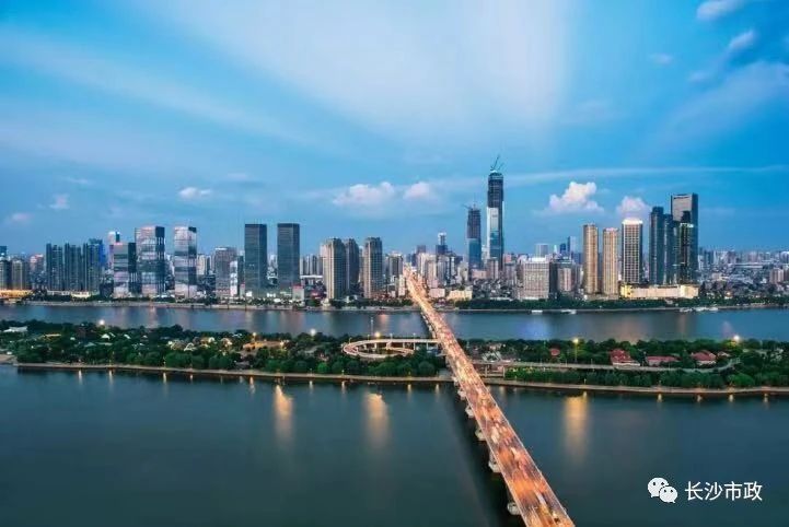 以城市，見(jiàn)未來(lái)；與城市，共成長(zhǎng)